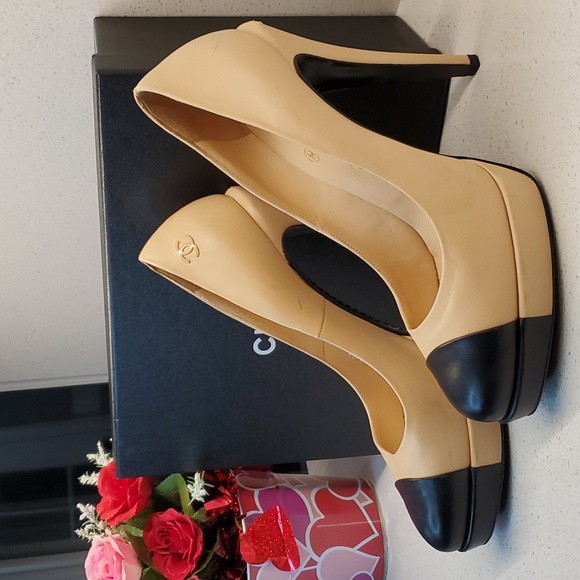 CHANEL platform pumps (sz EU 40 - US 9.5)